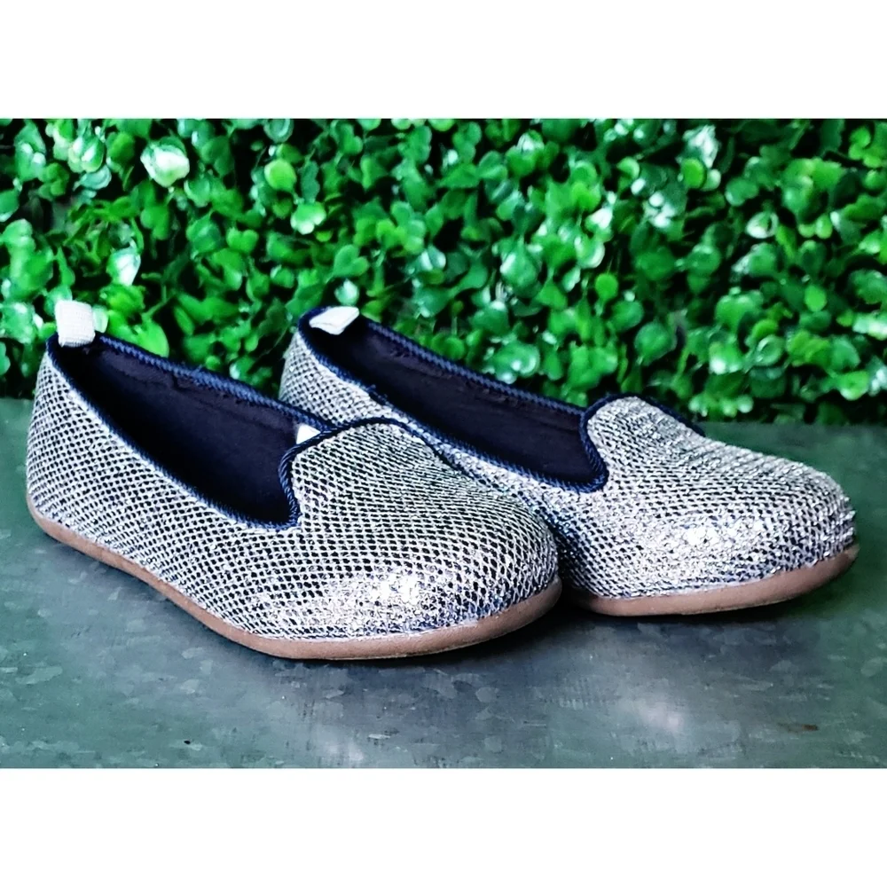 74. 2/$15 OshKosh B'gosh Girls loafers